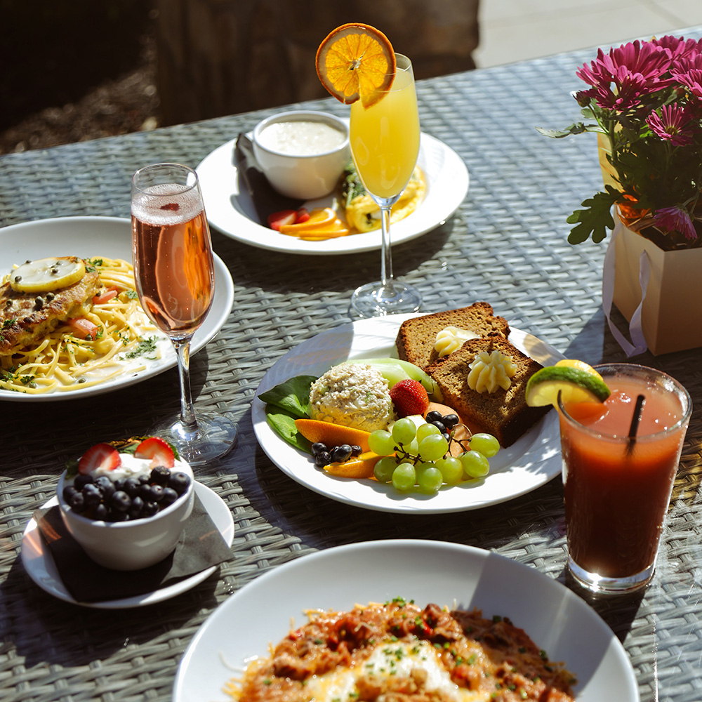 tolk-brunch-mimosa-patio